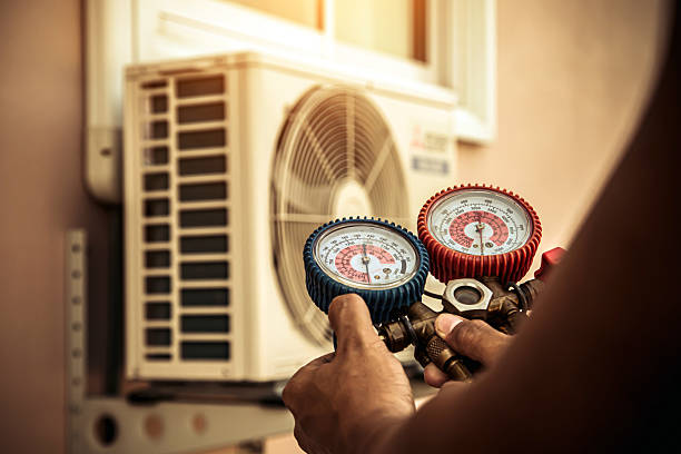 Professional Hvac technician working in Vanderbilt, PA